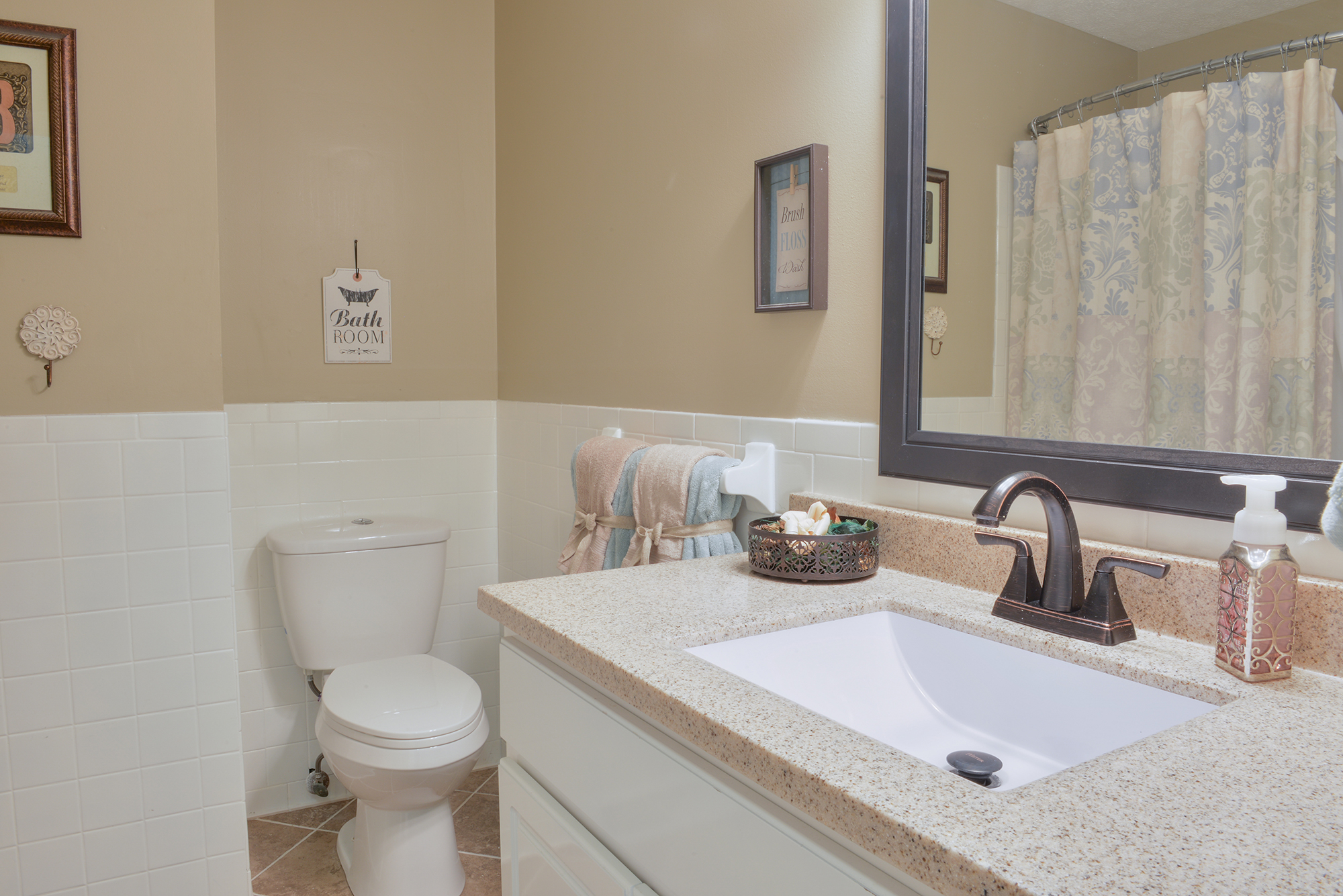 Hallway Bathroom - Real Estate Photography in Maryville, TN